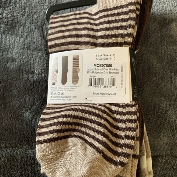 MeMoi 3 pack leopard buttersoft  crew socks - Picture 2 of 4